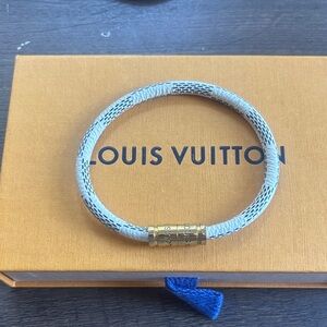 Louis Vuitton Damier Azur Keep It Bracelet